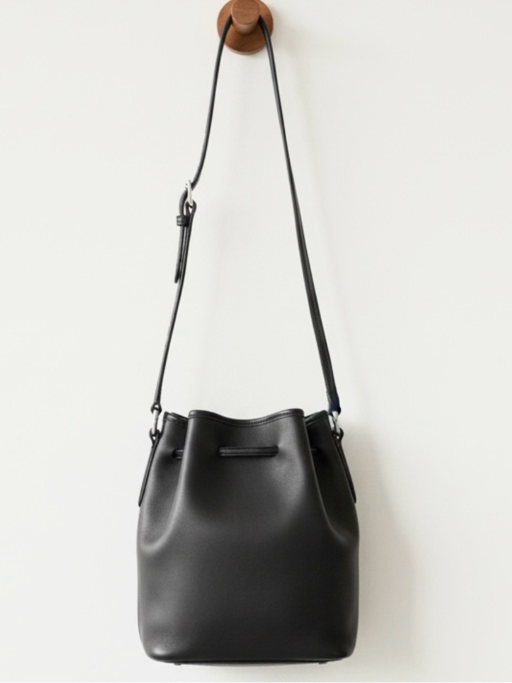 Coach 9165 Vintage Legacy Buttery Soft Black Leather Drawstring Bucket Bag Purse